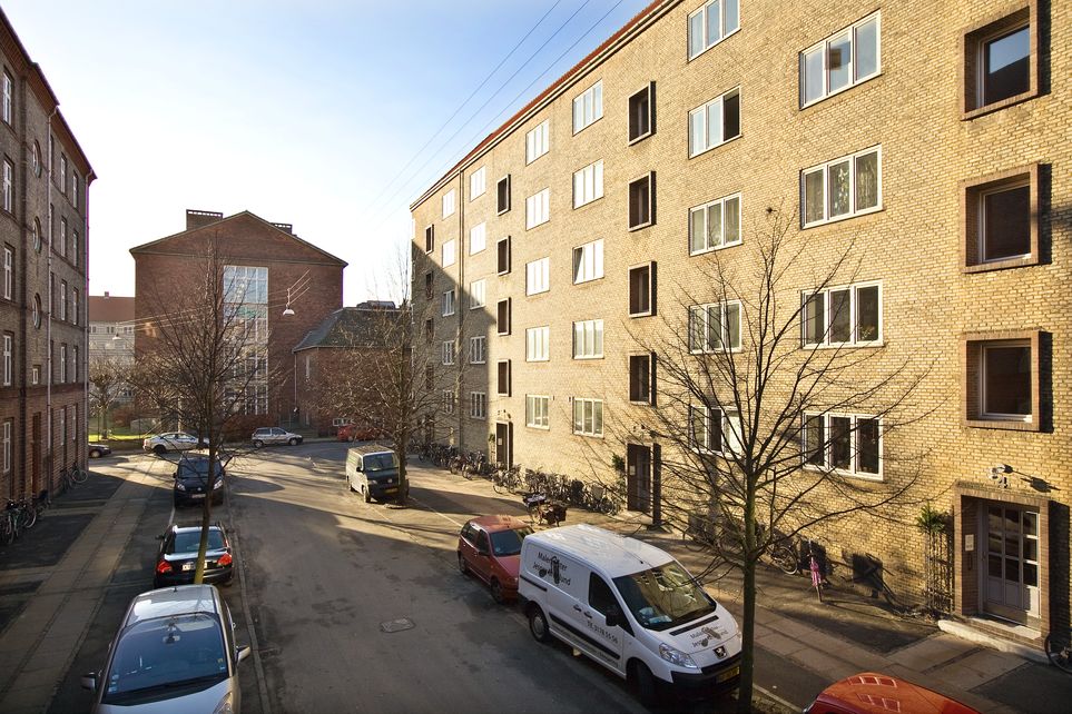 Udskiftning af døre i A/B Bavnehøj, København